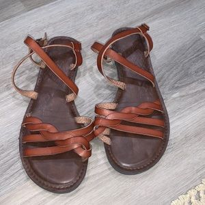 🌴 Never worn!! Size 8